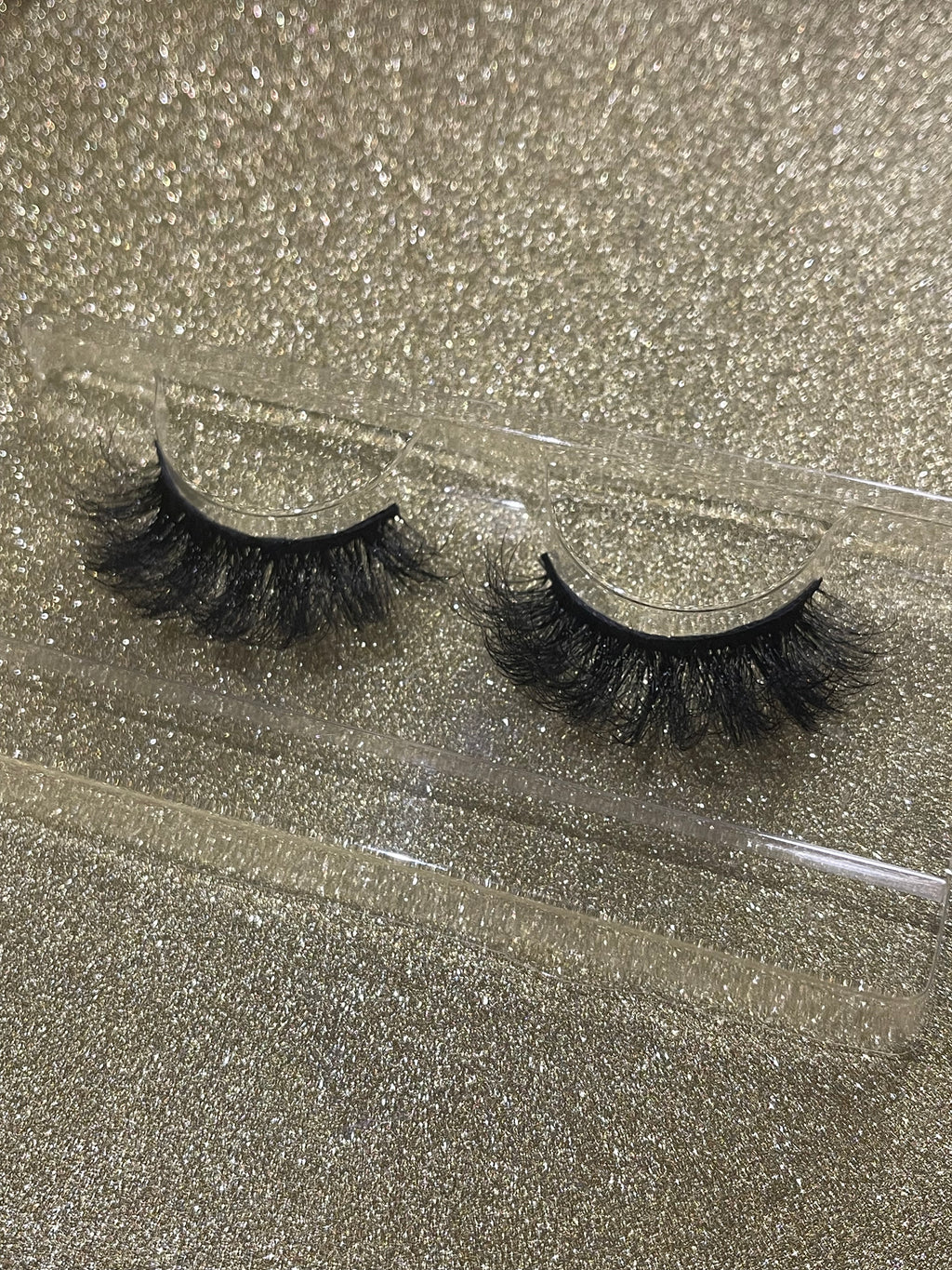 Random choice of Lashes (may ask to see lashes if I’m on live)