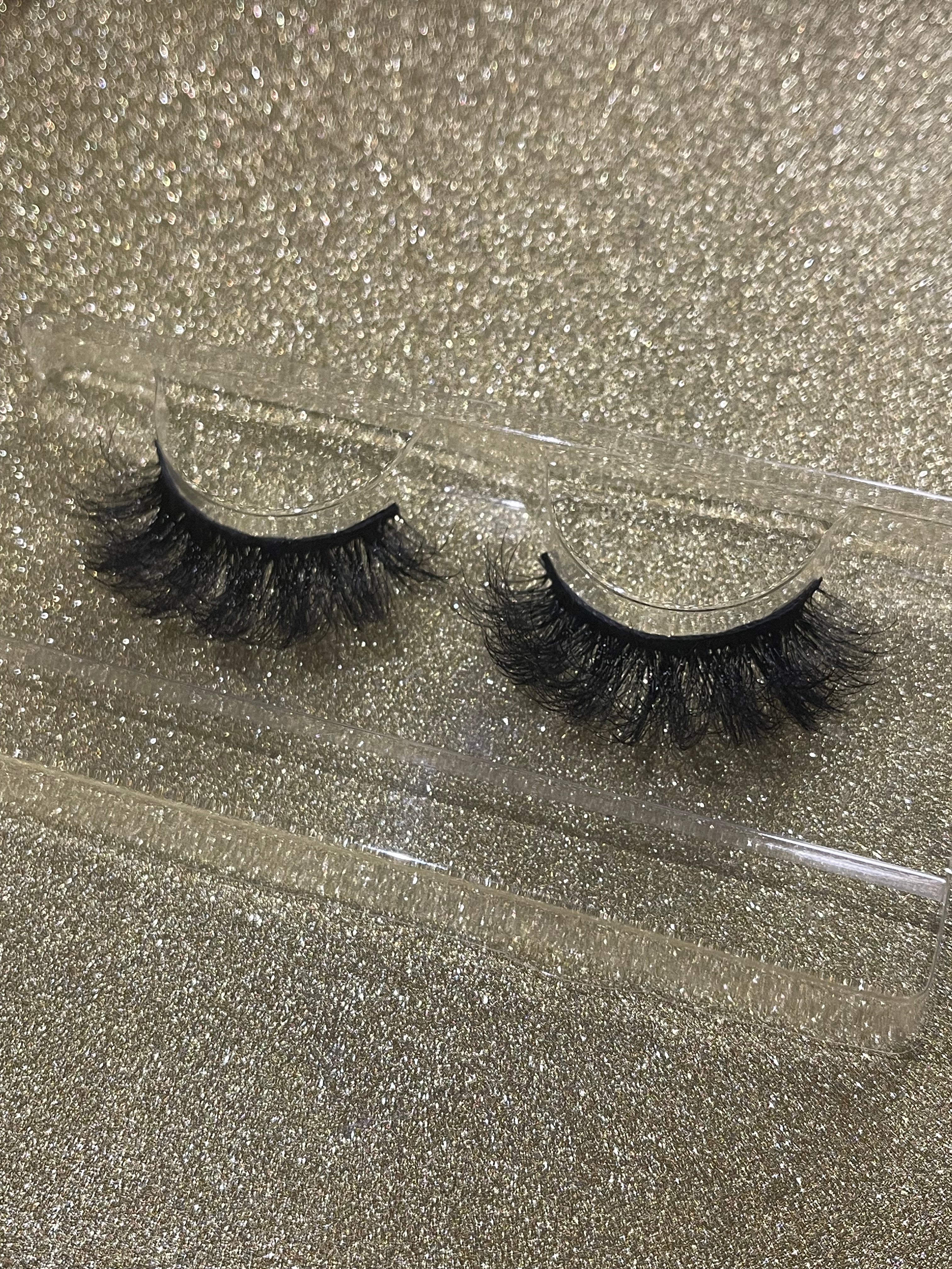 Random choice of Lashes (may ask to see lashes if I’m on live)