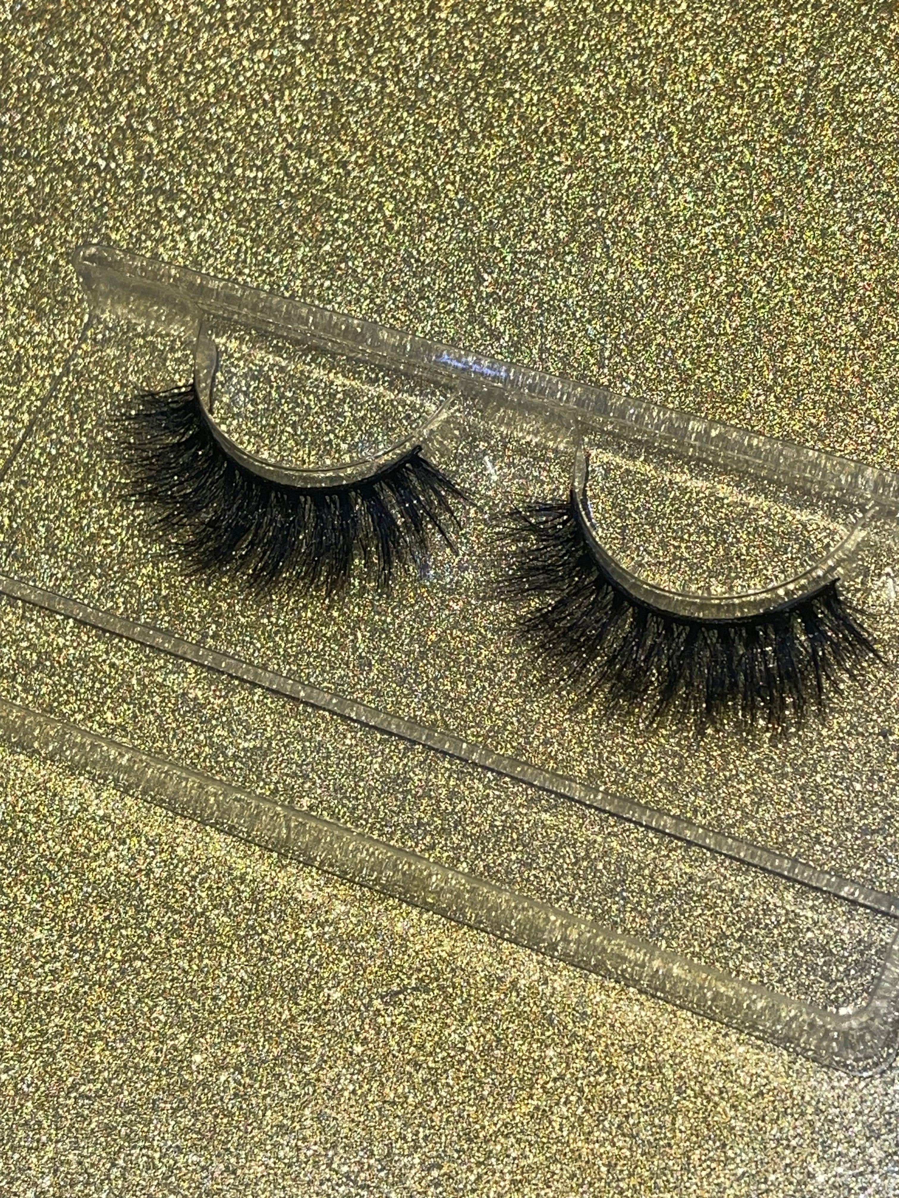 Random choice of Lashes (may ask to see lashes if I’m on live)